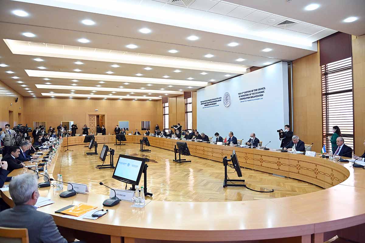 В Ашхабаде состоялось 25-ое заседание Совета Министров иностранных дел ОЭС