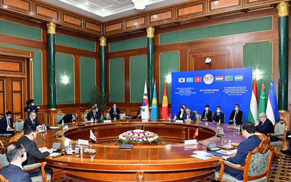 Делегация Туркменистанa приняла участие в Форуме «Центральная Азия – Республика Корея»