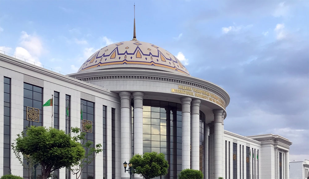 99 лучших знатоков экономики среди туркменских студентов