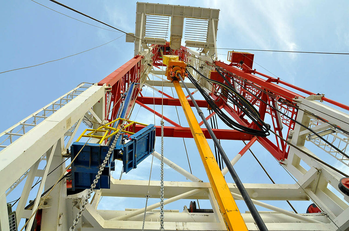 Нефтегазовая промышленность: темпы роста добычи «черного золота» и «голубого топлива»