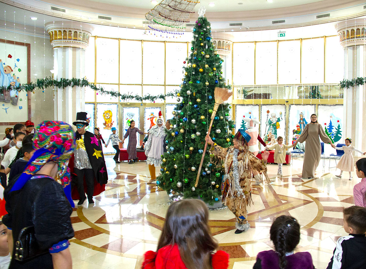 Puppet Theatre celebrates the New Year holiday