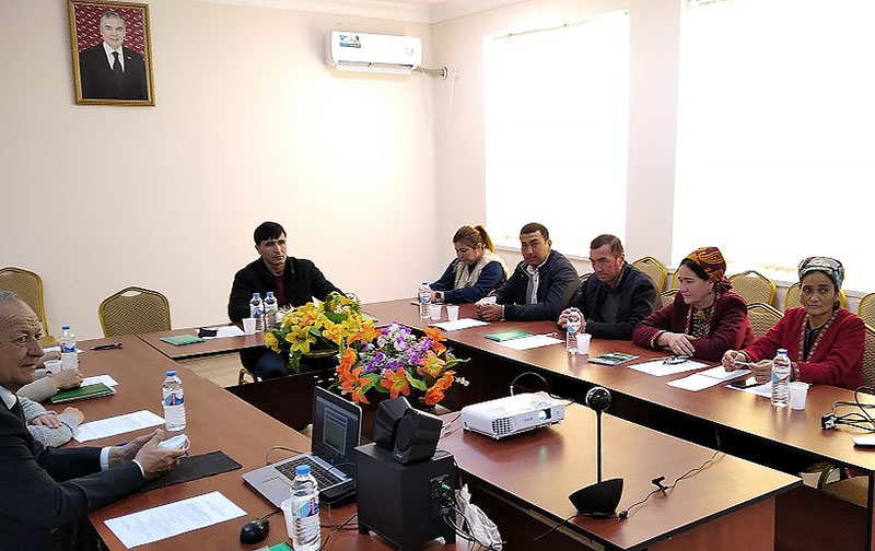 Turkmen specialists discussed adaptation planning taking into account gender aspects