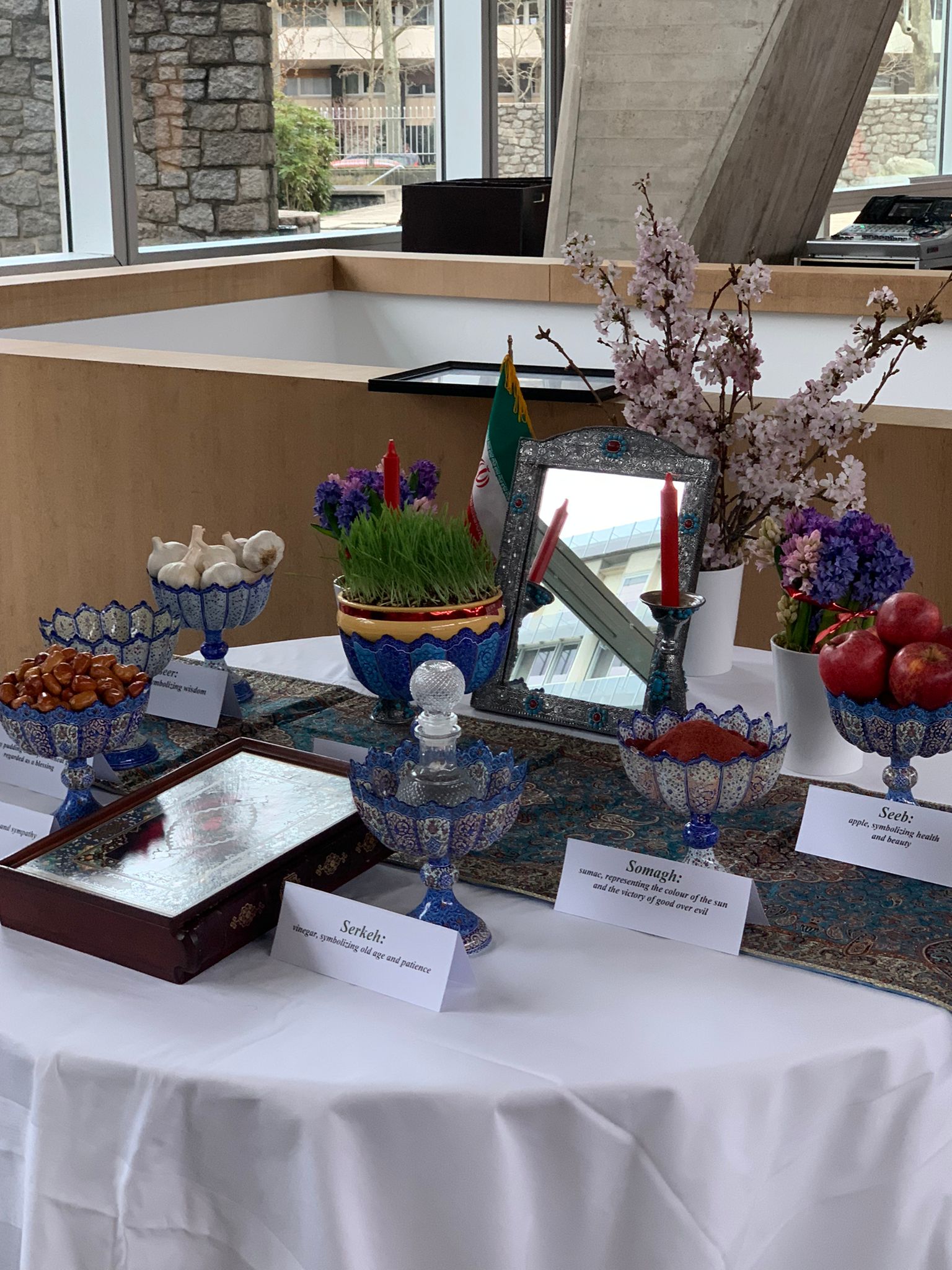 Посольство Туркменистана во Франции провело акцию в честь Новруз