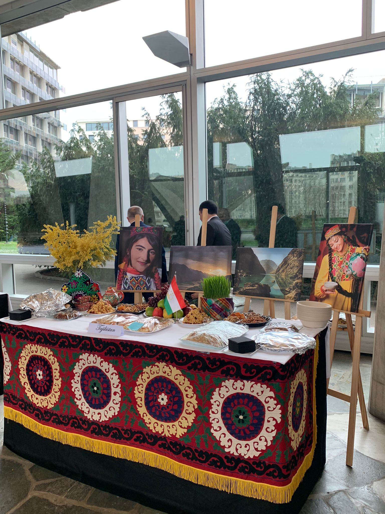 Посольство Туркменистана во Франции провело акцию в честь Новруз