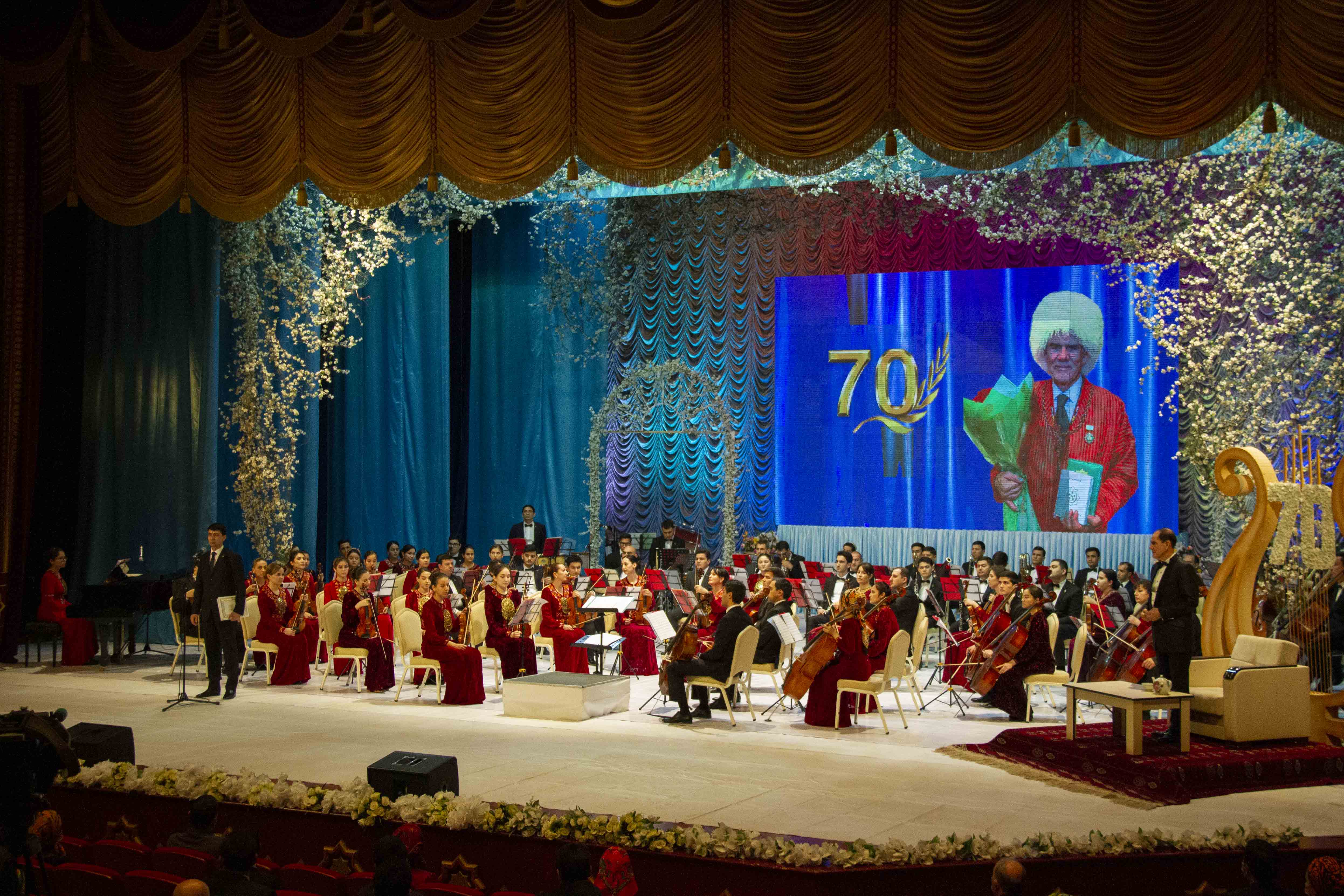 Atageldi Garyagdyyev celebrated his birthday on stage