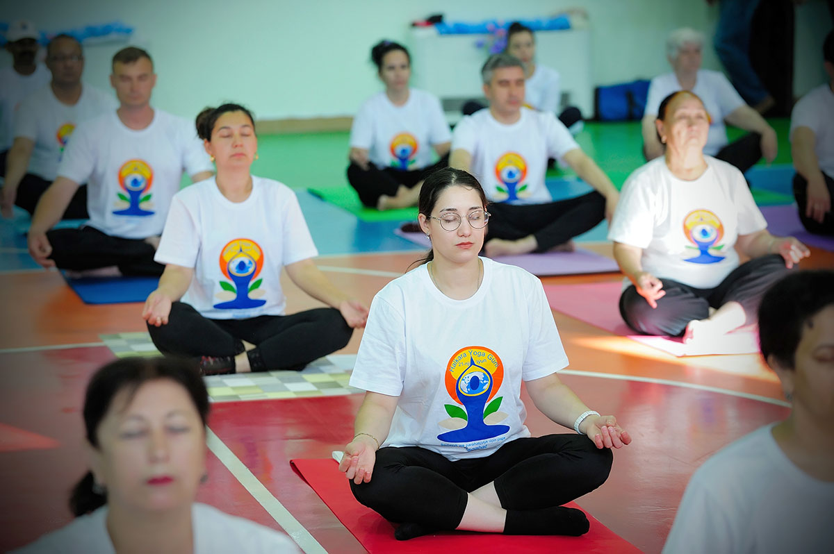 The sports complex "Bagtyyarlyk" resumed yoga classes