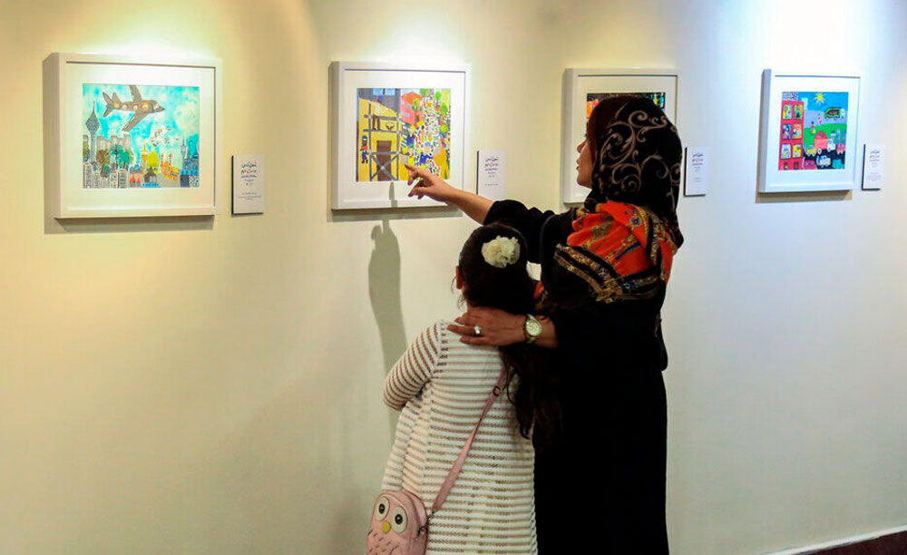Работы юных художников из Туркменистана стали победителями в международном фестивале живописи детей и подростков в Иране
