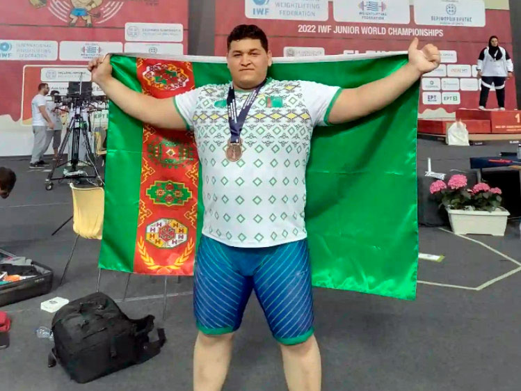 Turkmen weightlifter wins bronze in clean and jerk at the Junior World Championships in Greece