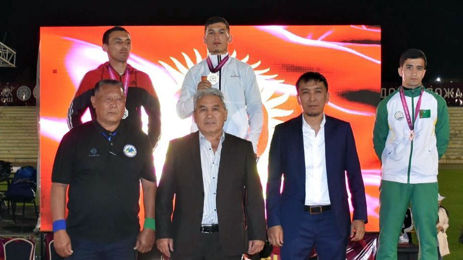 Туркменистанцы завоевали 8 медалей чемпионата Азии в борьбе алыш классического стиля