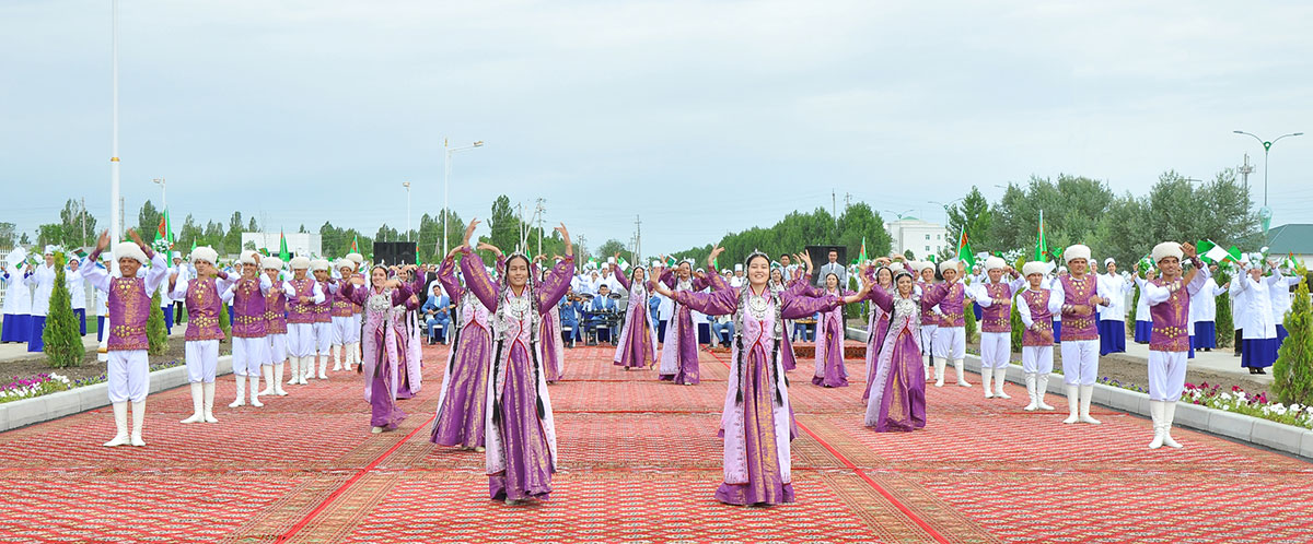 Hormatly Prezidentimiz Daşoguzda täze hassahanalaryň açylyş dabaralaryna gatnaşdy