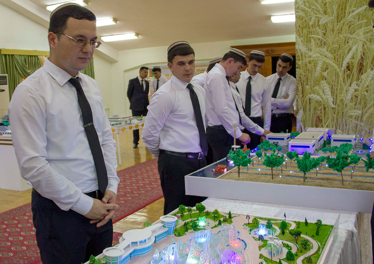 Exhibition of projects of young scientists in honor of the Day of Science