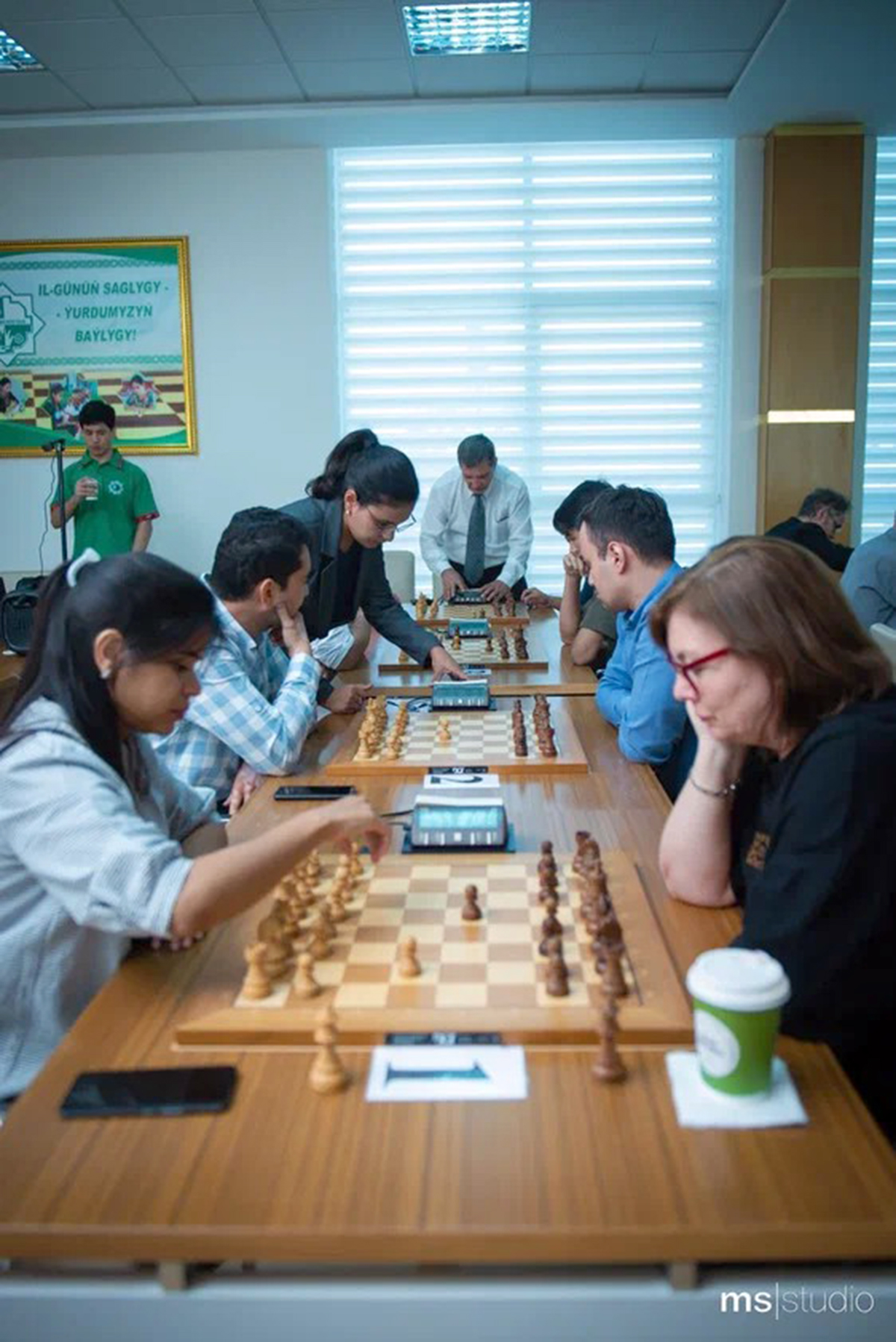 В Ашхабаде определили победителей шахматного турнира среди дипломатов
