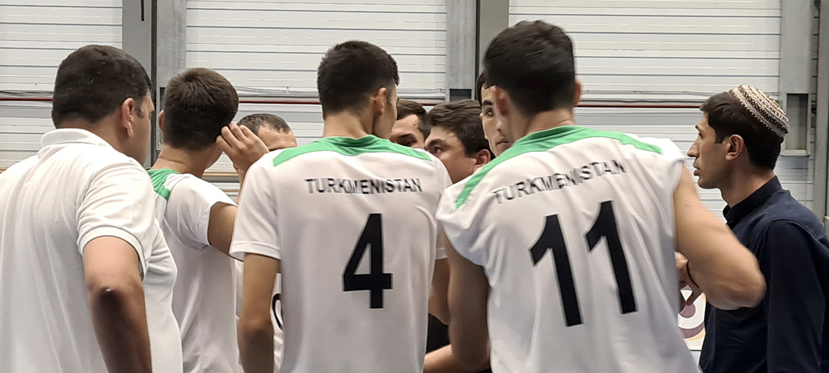 Türkmen woleýbolçylary Merkezi Aziýanyň Çagyryş Kubogynyň kümüş medalyna eýe boldular