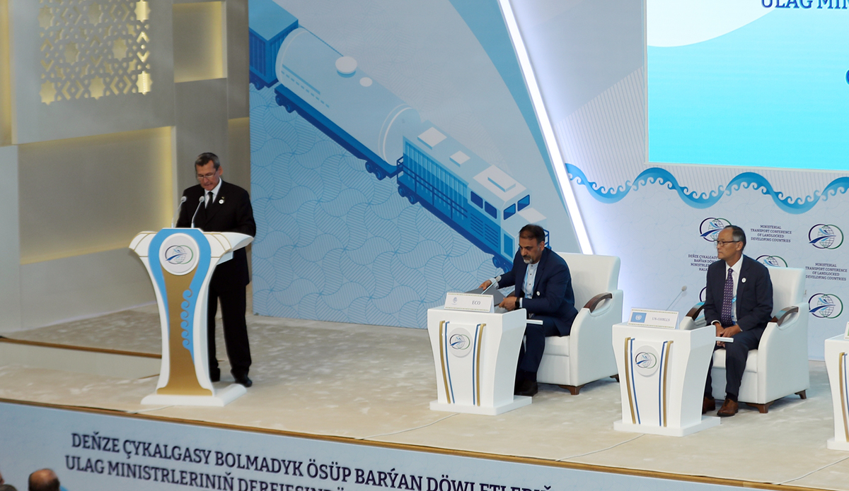 В Туркменистане начала работу транспортная конференция развивающихся стран, не имеющих выхода к морю