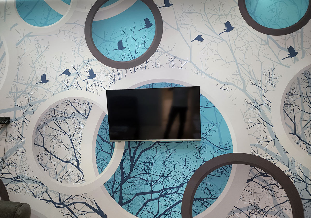 Art wallpaper will decorate the premises