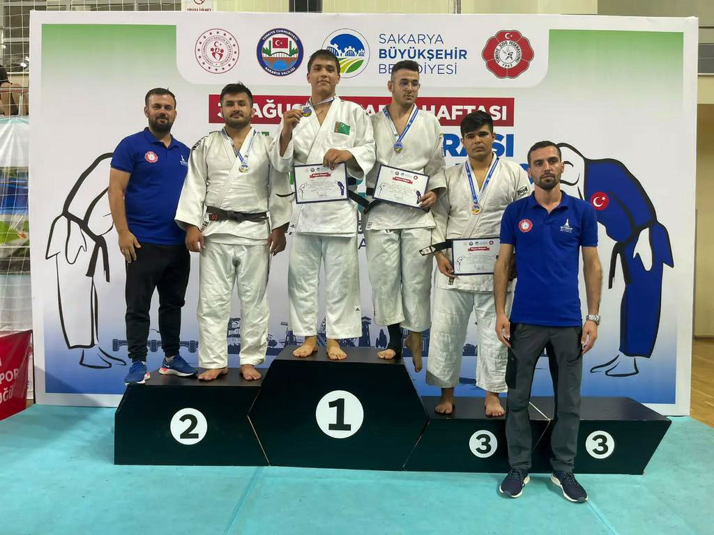 Туркменский дзюдоист завоевал золото на международном турнире в Турции