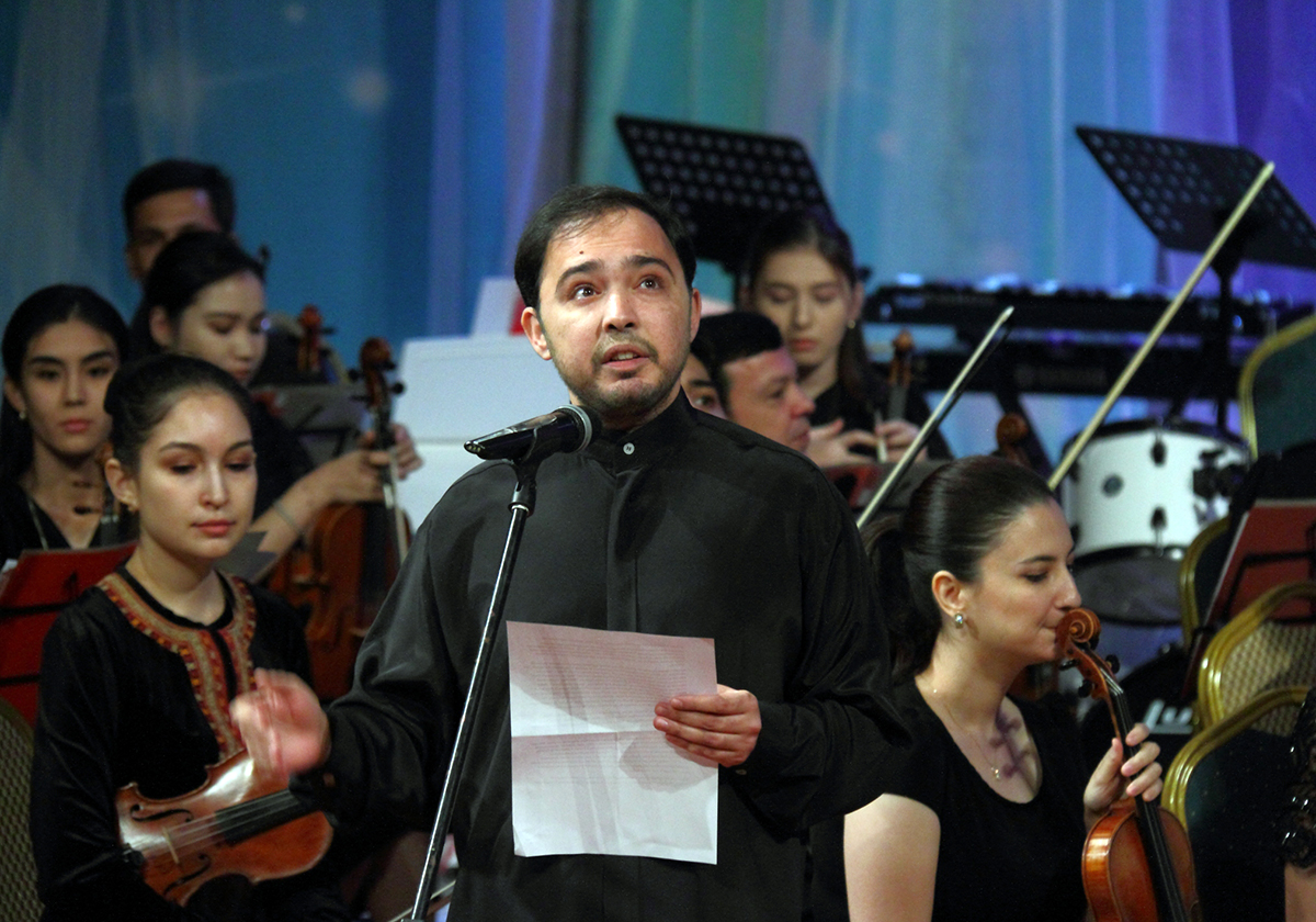 And again at the conductor's stand Rasul Klychev