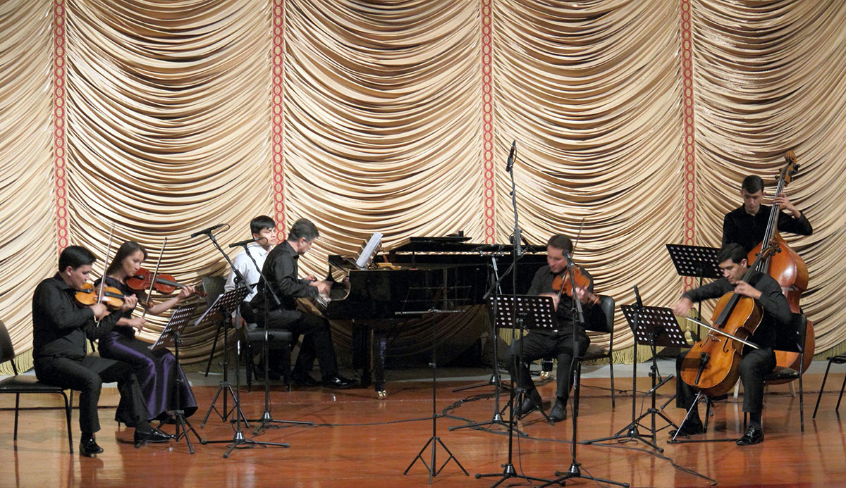 Musicians of the Camerata group and the premiere of "Mosaic of Emotions"