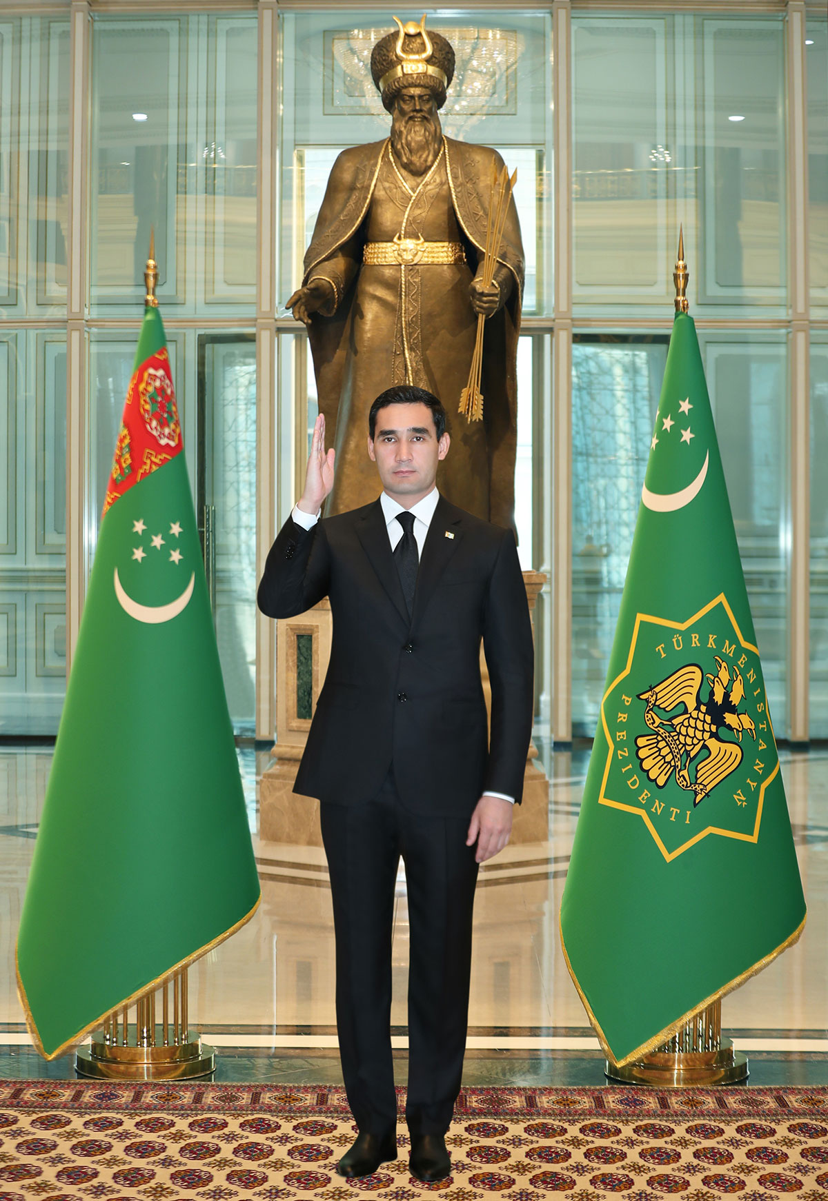 Türkmenistanyň Prezidenti ýurdumyzyň harby we hukuk goraýjy edaralarynyň şahsy düzümini gutlady