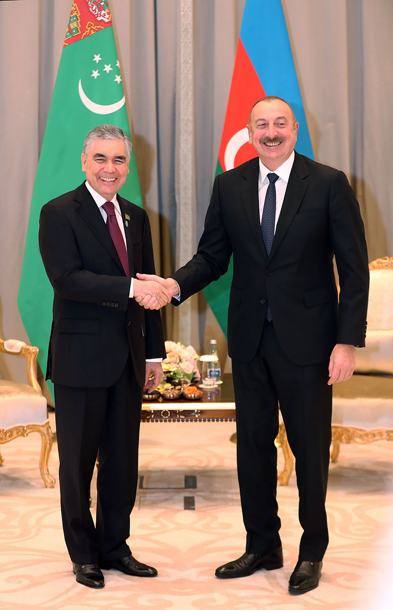 Встреча Председателя Халк Маслахаты Милли Генгеша Туркменистана с Президентом Азербайджанской Республики