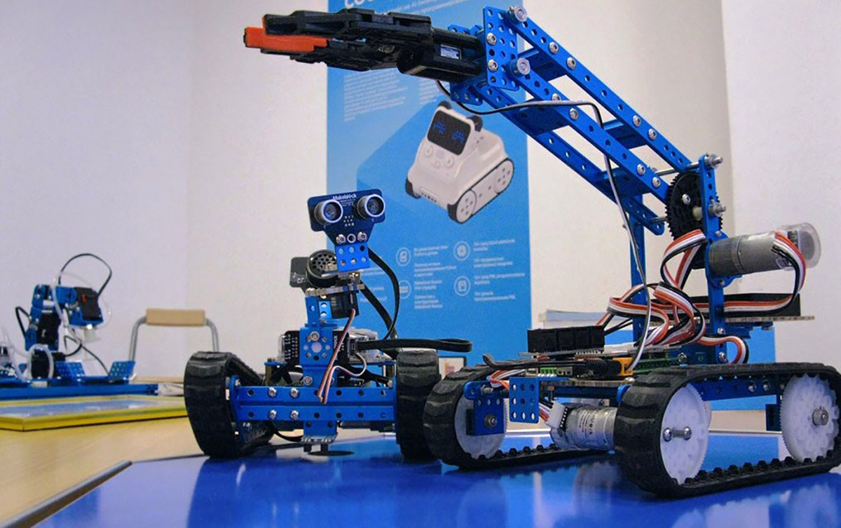 Aşgabatda robot tehnikasy boýunça boýunça ýaryş geçirildi