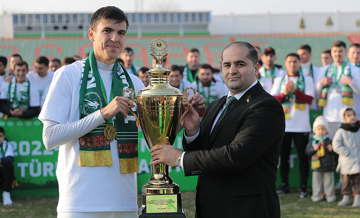 Türkmenistanda 2022-nji ýylyň futbol möwsüminiň netijeleri jemlendi