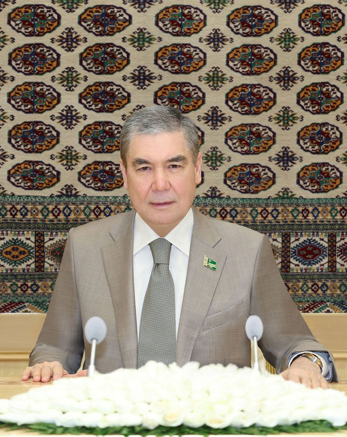 Рассмотрены важные задачи совершенствования структуры законодательной власти Туркменистана