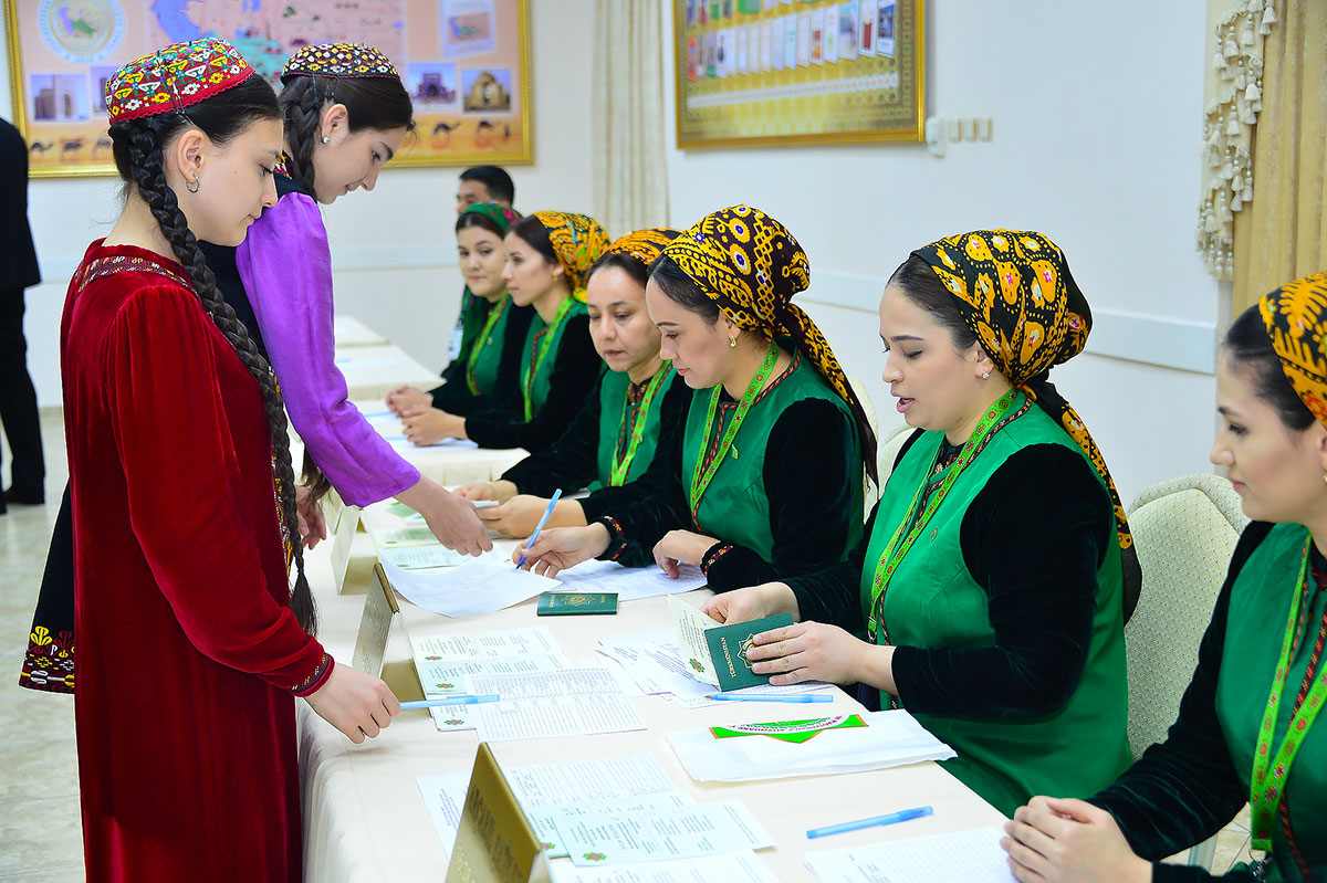 Türkmenistanda Mejlisiň deputatlarynyň, halk maslahatlarynyň we Geňeşleriň agzalarynyň saýlawlary geçirildi