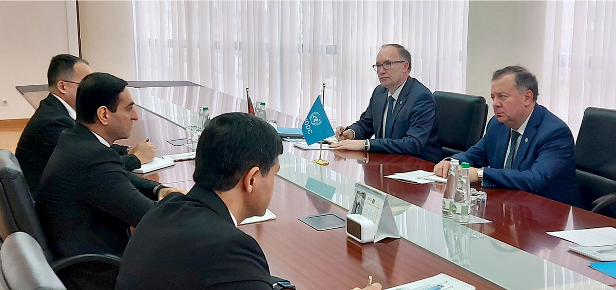 Meeting at the Ministry of Foreign Affairs of Turkmenistan with a UNODC delegation