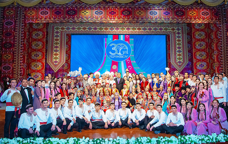 Turkmen musicians are awarded TURKSOY commemorative awards