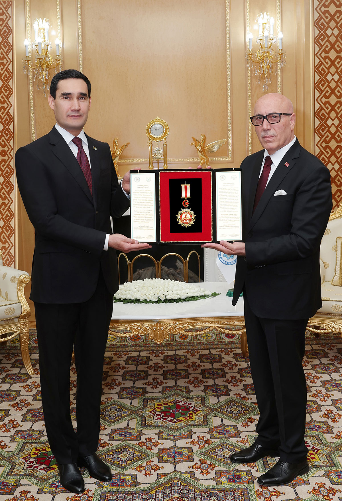 Türkmenistanyň Prezidenti Türki dünýäniň inženerler we binagärler birleşiginiň ýolbaşçysyny kabul etdi