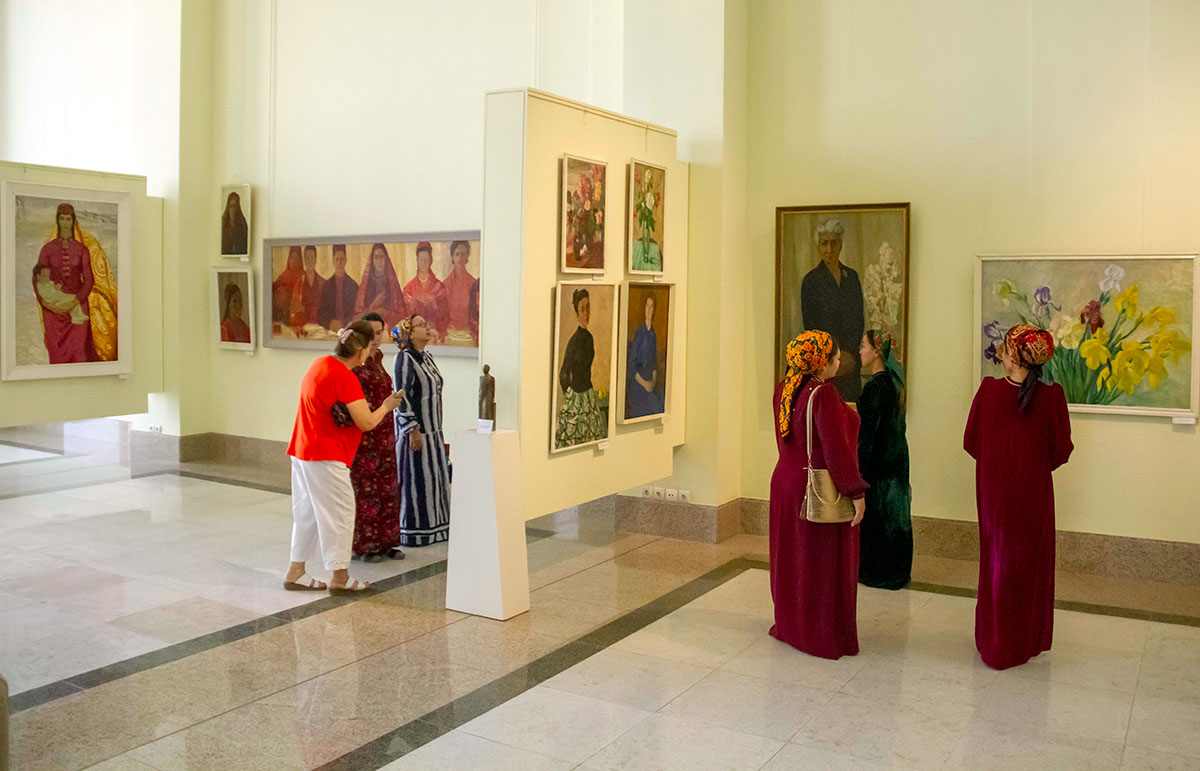 Anniversary exhibitions of works by Yevgeniya Adamova and Nurmuhammet Atayev