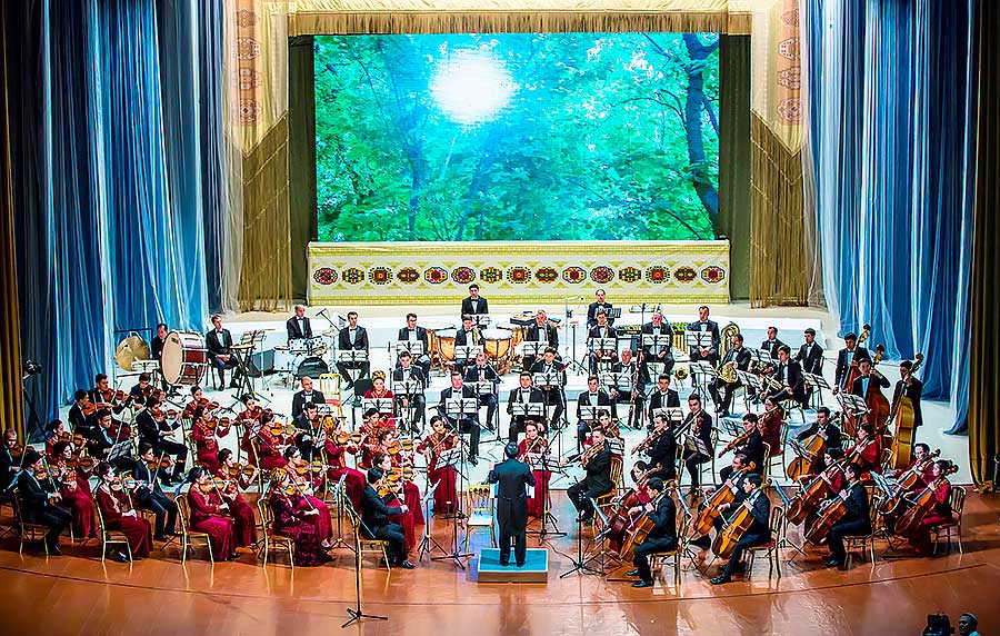Türkmenistanyň Döwlet simfoniki orkestri täze möwsümi Çaýkowskiniň sazy bilen açar