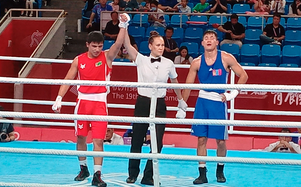 A boxer from Turkmenistan reached the semifinals at the Asian Games in Hangzhou, guaranteeing himself a medal