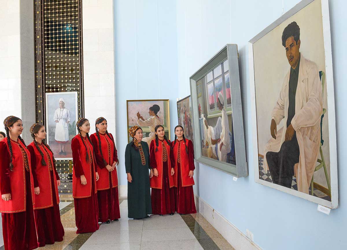 An exhibition of artists, dedicated to medical workers, has been opened in Ashgabat