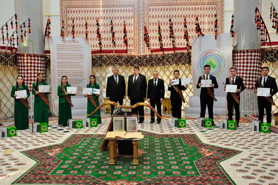 В ИМО МИД Туркменистана прошла первая игра III сезона проекта «Юные вестники мира»