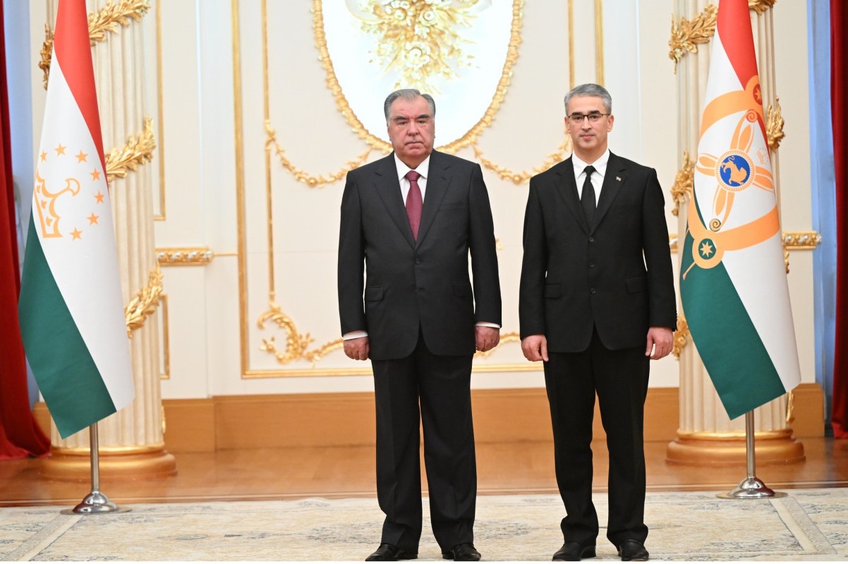 The Ambassador of Turkmenistan presented his credentials to the President of Tajikistan