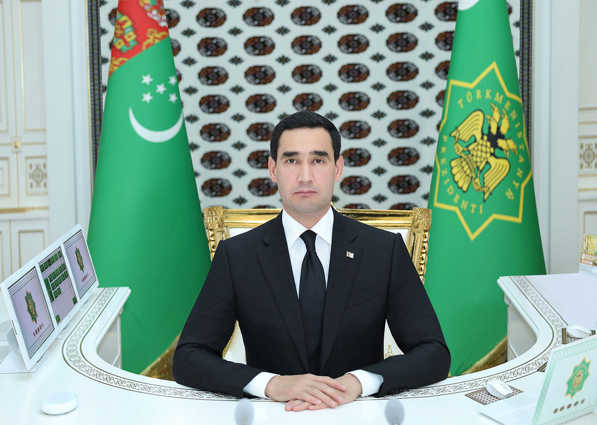 Собаководам, поклонникам туркменских алабаев и родному народу независимого нейтрального Туркменистана