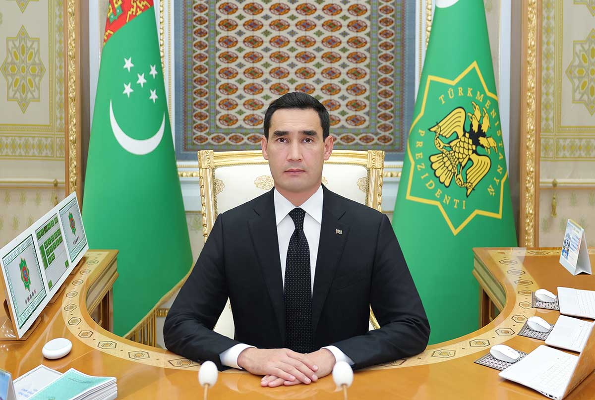 Работникам банковской сферы и всему народу независимого нейтрального Туркменистана