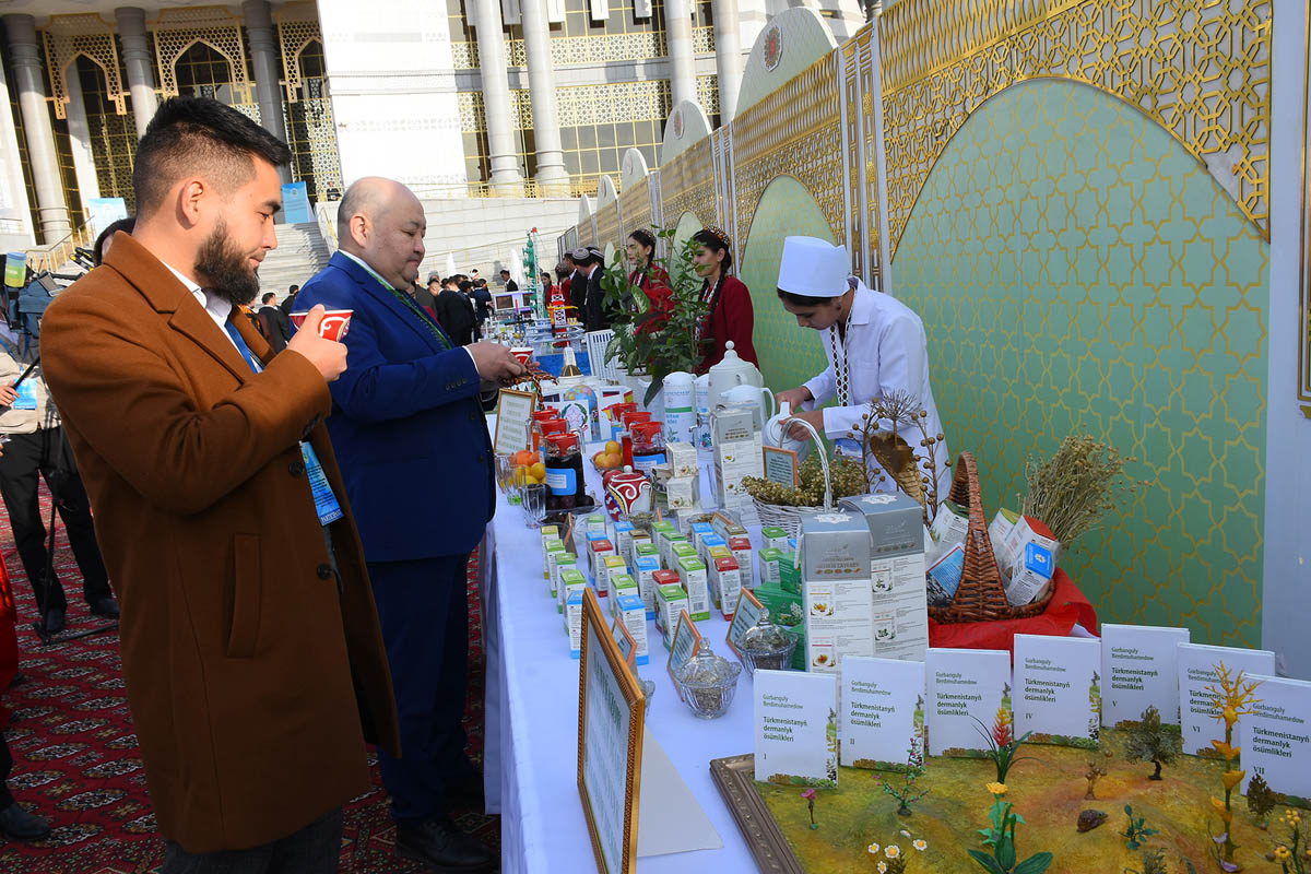 В Туркменистане проводится Форум молодёжи стран Центральной Азии и Китая