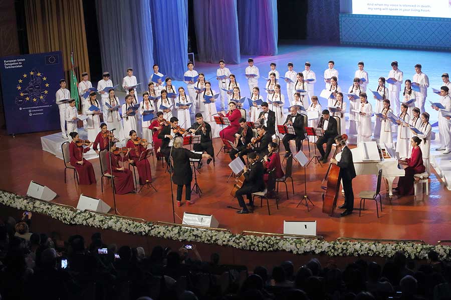 Детский хор как вестник мира на планете