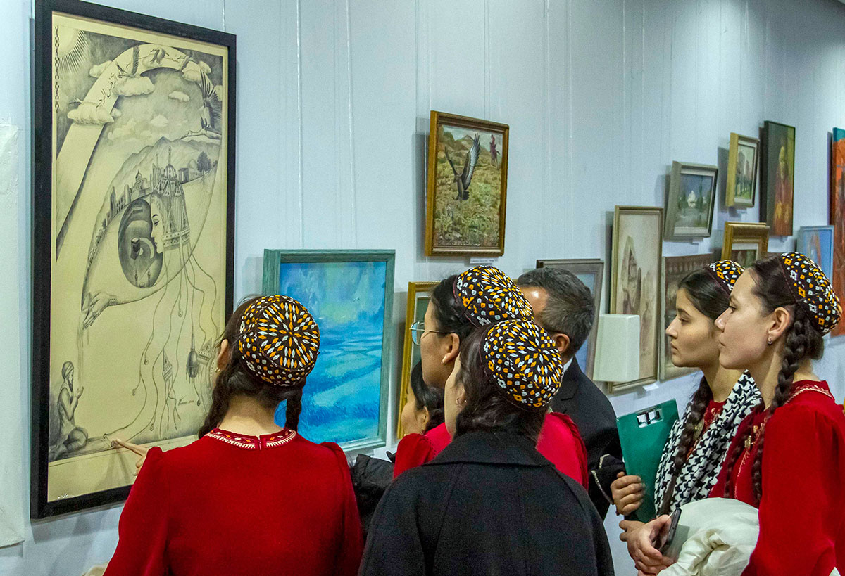 Artists of Turkmenistan - for the holiday of the country's Neutrality