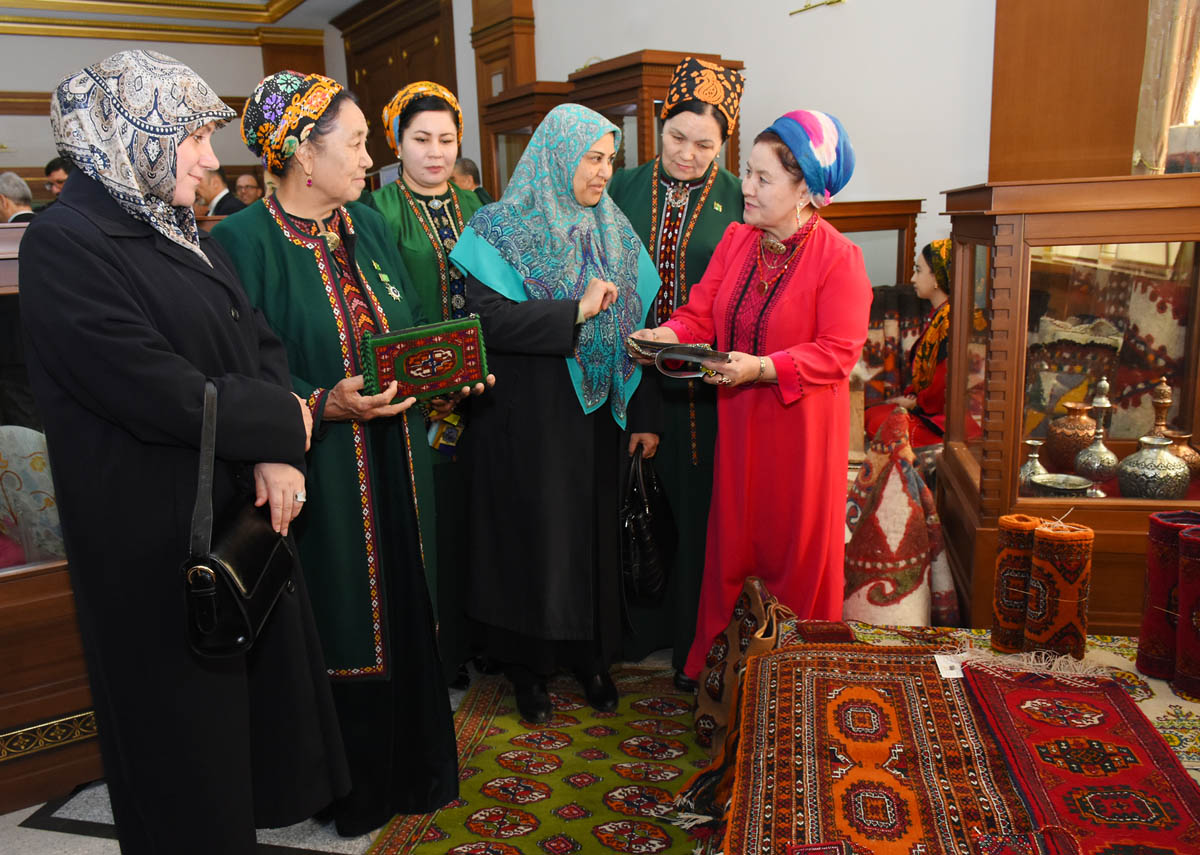 Turkmen-Iranian exhibition of decorative-applied and mosaic arts opened in Mary