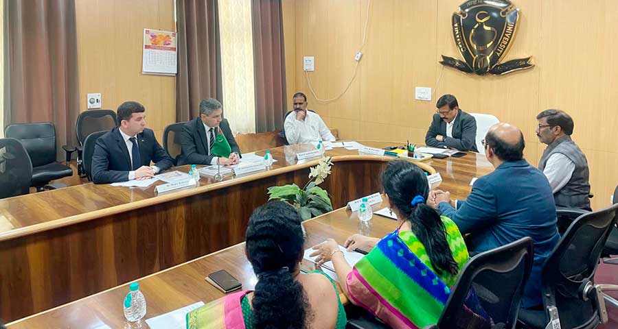 Meeting of representatives of the Embassy of Turkmenistan in India at universities in Hyderabad and Pune