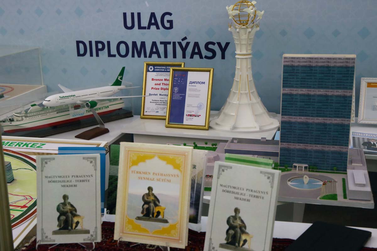 Bitarap Türkmenistanyň parahatçylyk dörediji syýasaty we diplomatiýasy