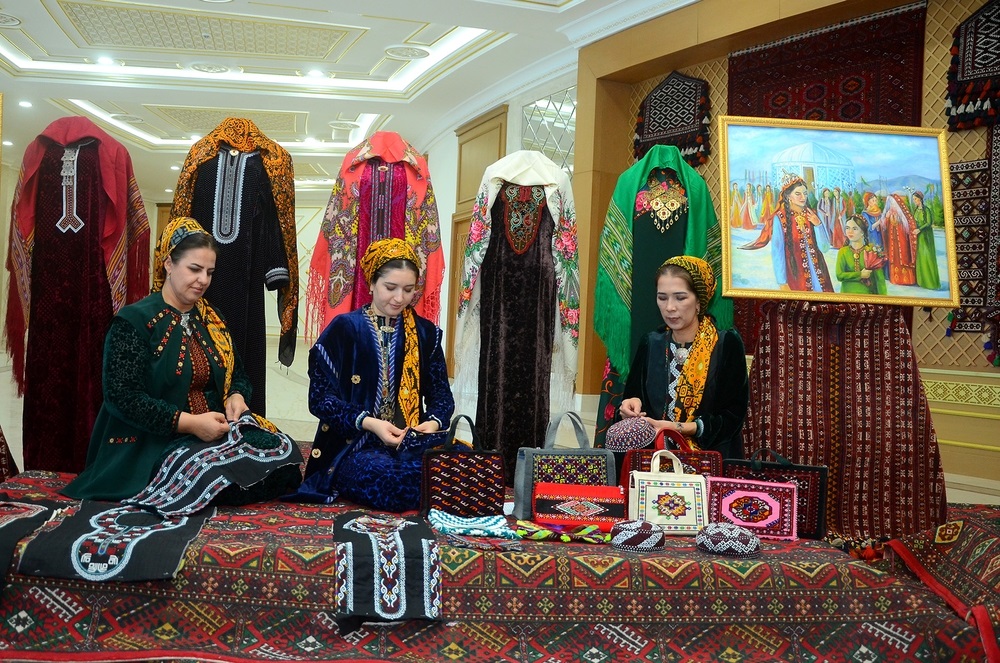 В Туркменистане определят лучших тружениц в сфере транспорта и коммуникаций
