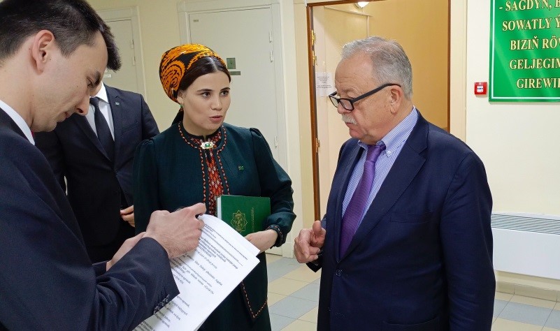 The IIR of the Ministry of Foreign Affairs of Turkmenistan held a meeting with a representative of the Center for Transport Diplomacy at the United Nations I.Runov