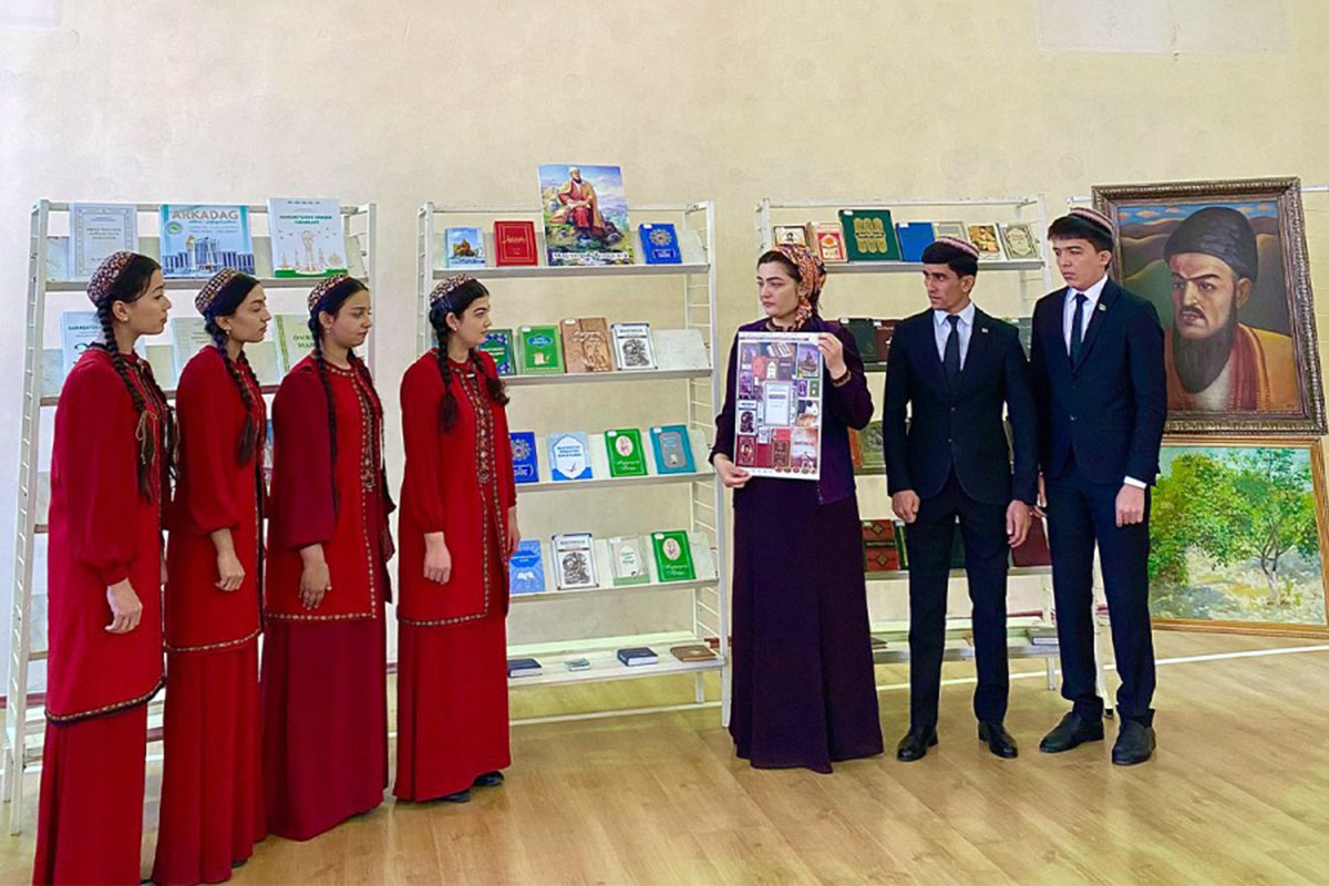 Museum and library workers organized a traveling exhibition for young people