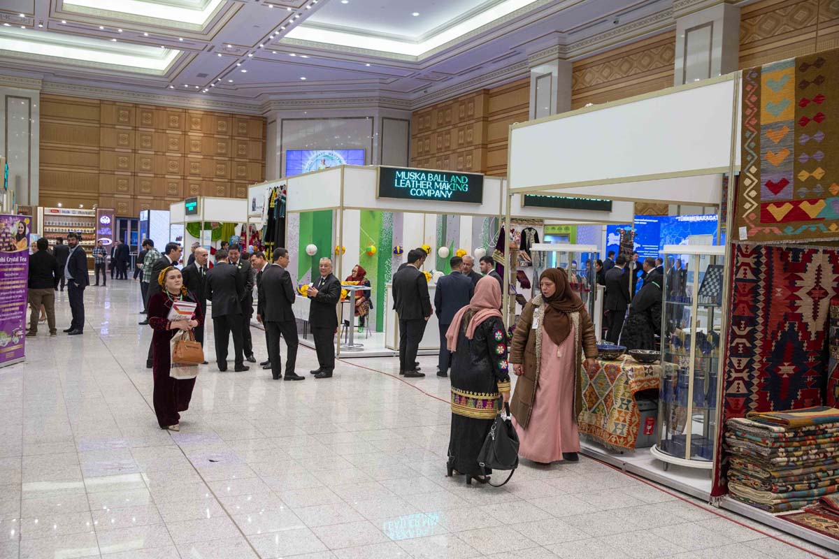 The opening of an exhibition of Afghan goods and a business forum of the two countries took place in Ashgabat