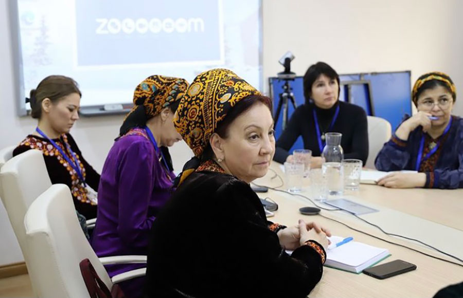 Педагоги Туркменистана совершенствуют свои навыки пользования «Климатической шкатулкой»